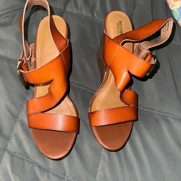 BRAND NEW MASSIMO WEDGES SZ 10 - Picture 1 of 4